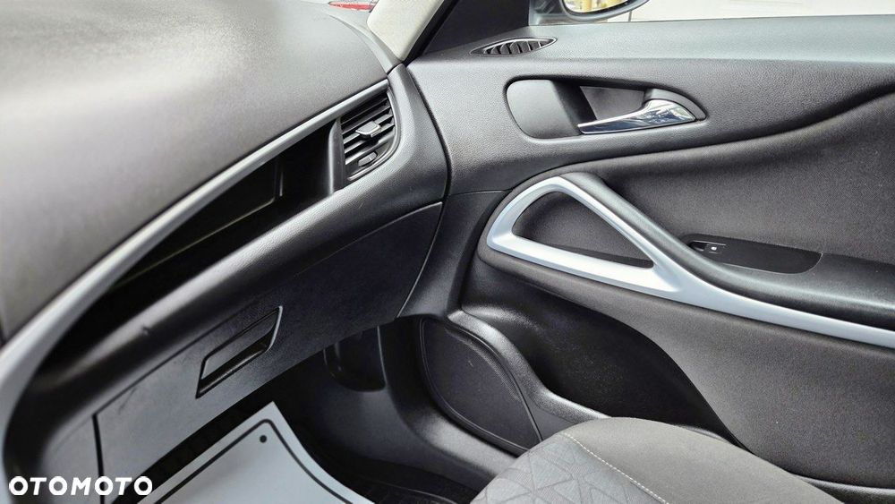 Opel Zafira 1.6 T 120 Lat S&S - 37