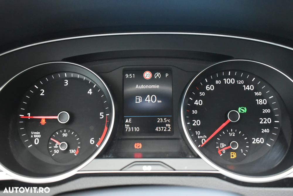 Volkswagen Passat 2.0 TDI DSG Comfortline - 6