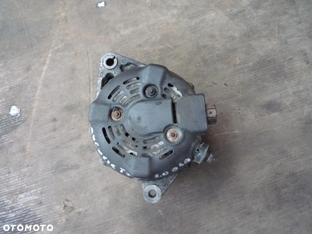 TOYOTA AVENSIS T25 2.0 D4D ALTERNATOR - 2