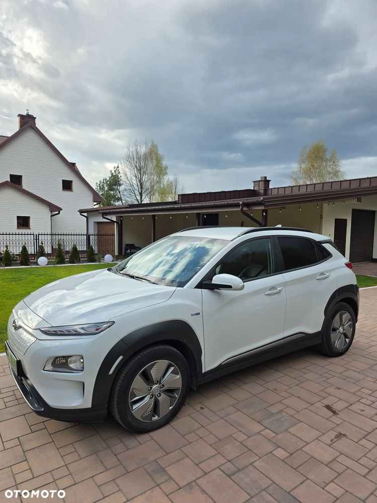 Hyundai Kona 64kWh Executive - 2