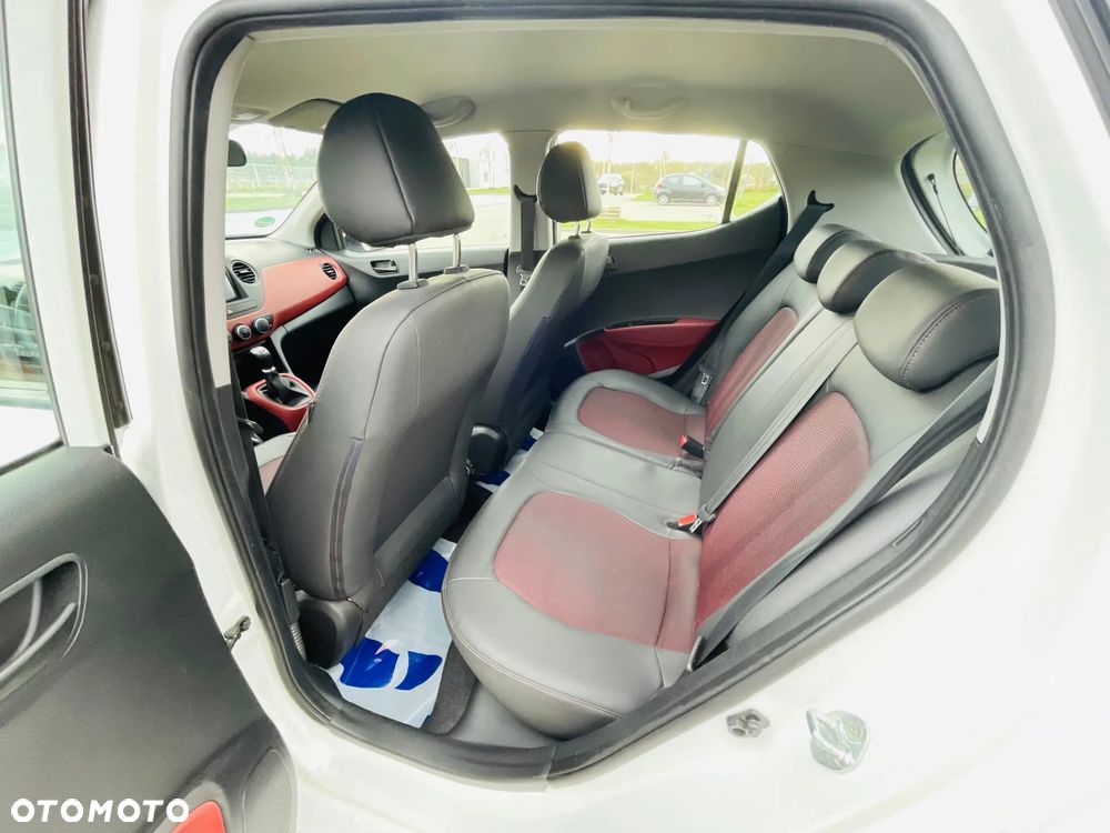 Hyundai i10 1.2 Fifa World Cup Edition - 10