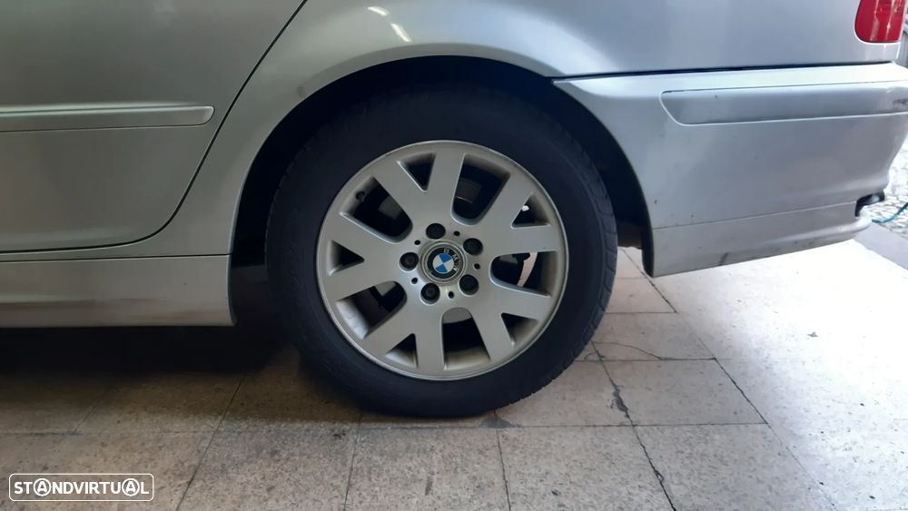 BMW 320 d Sport - 12