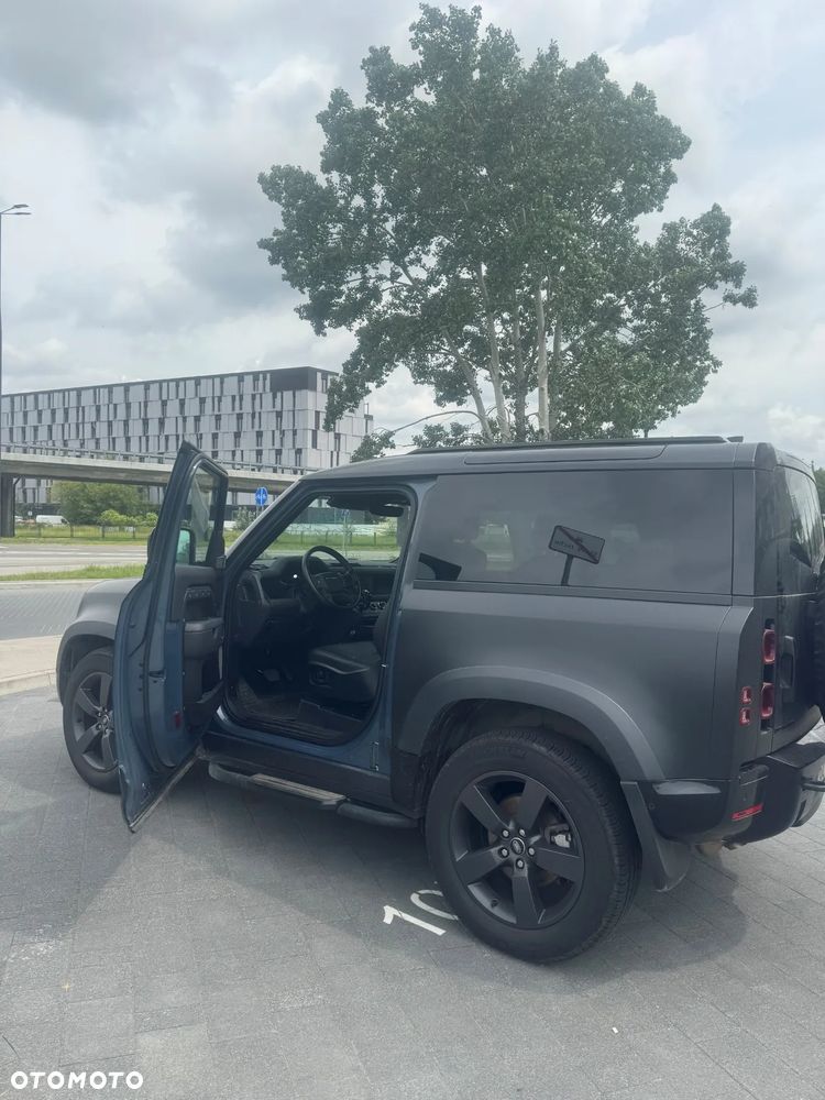 Land Rover Defender - 8