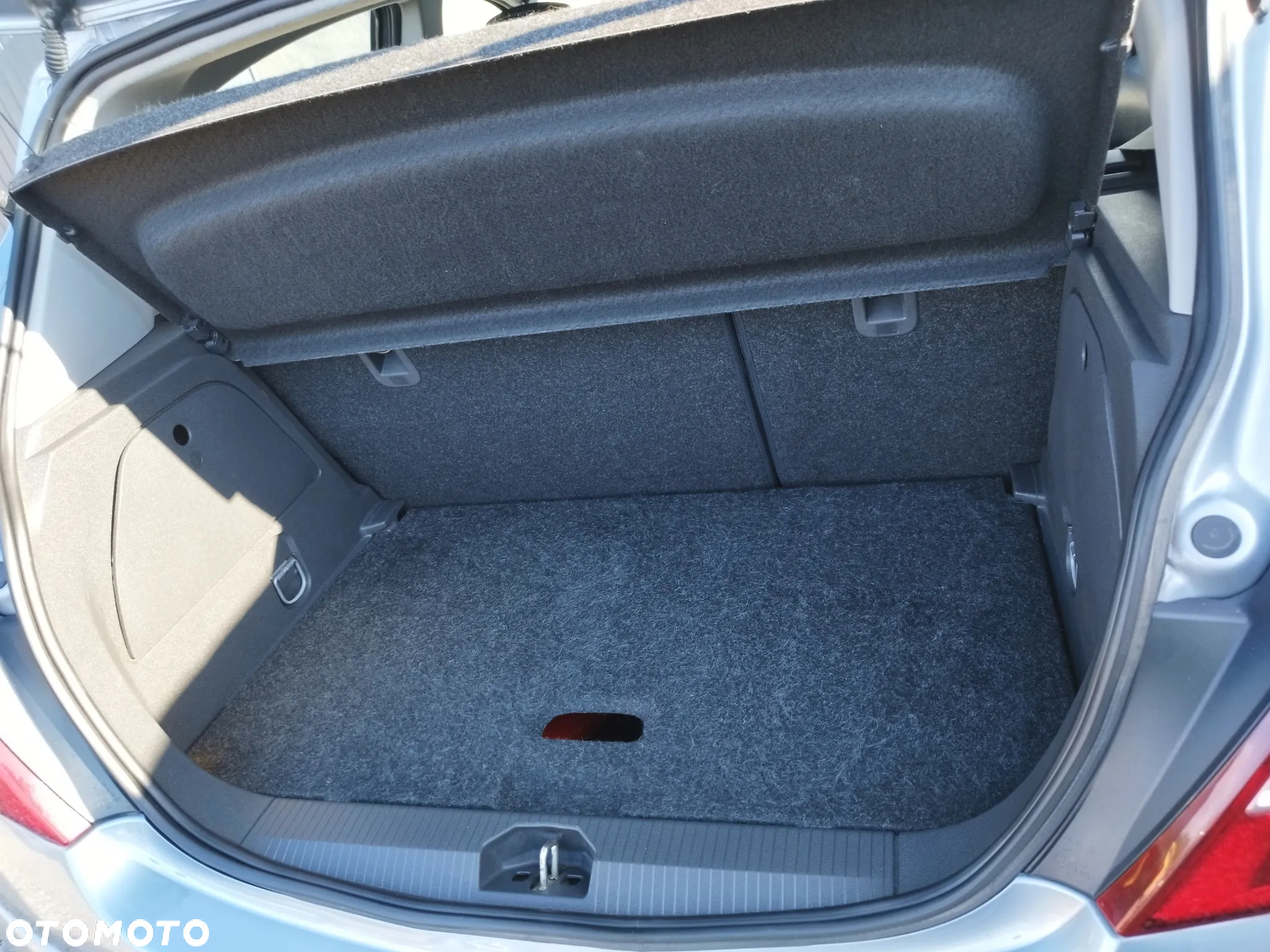 Opel Corsa 1.2 16V Cosmo - 24