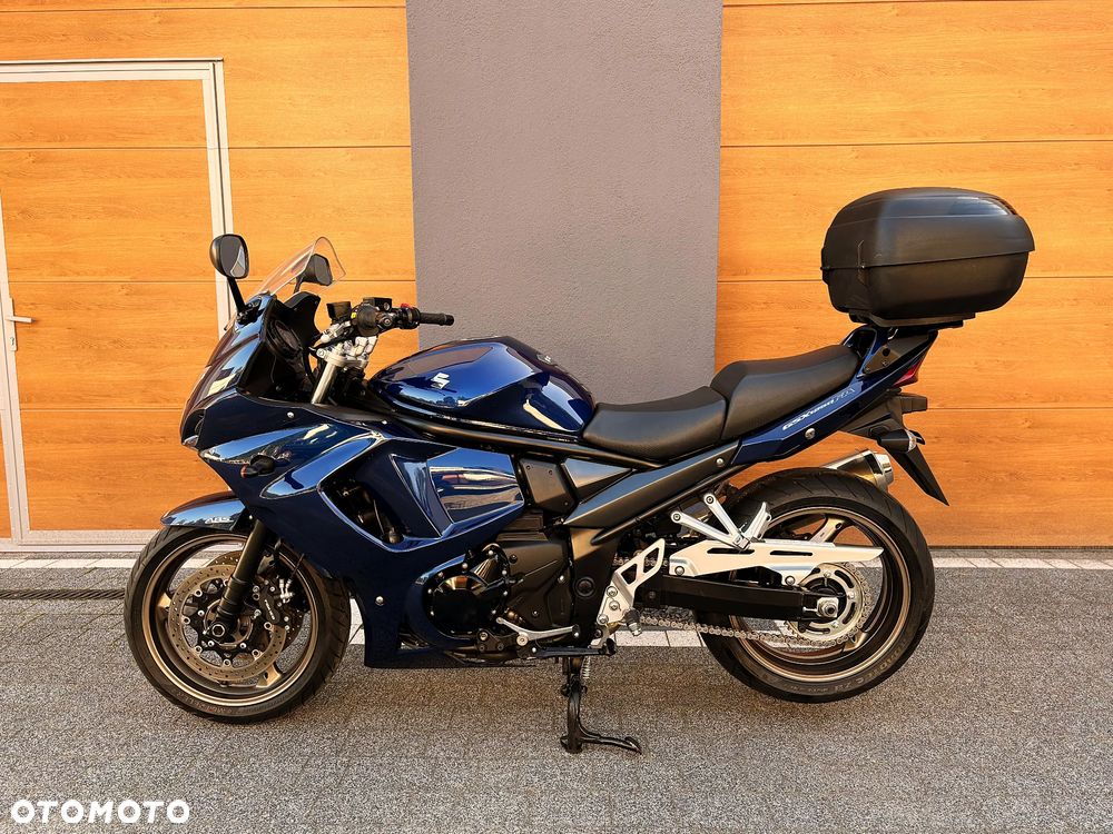 Suzuki GSX - 5