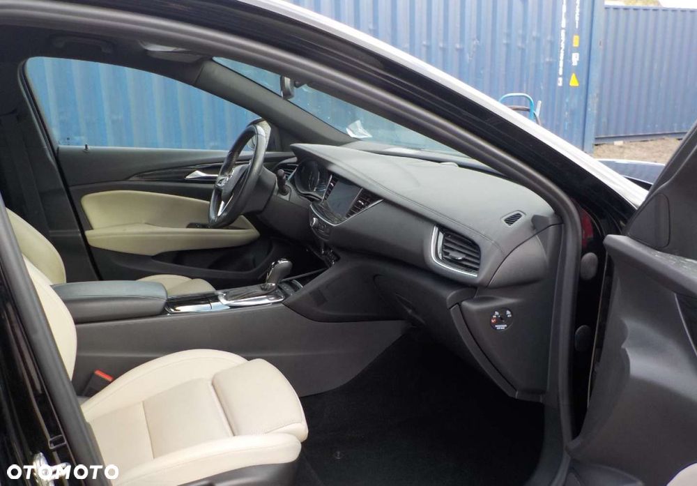 Opel Insignia - 19