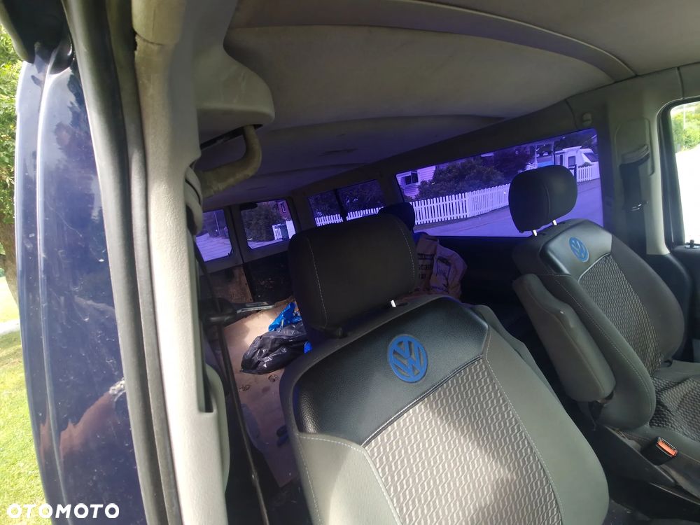 Volkswagen Caravelle - 4