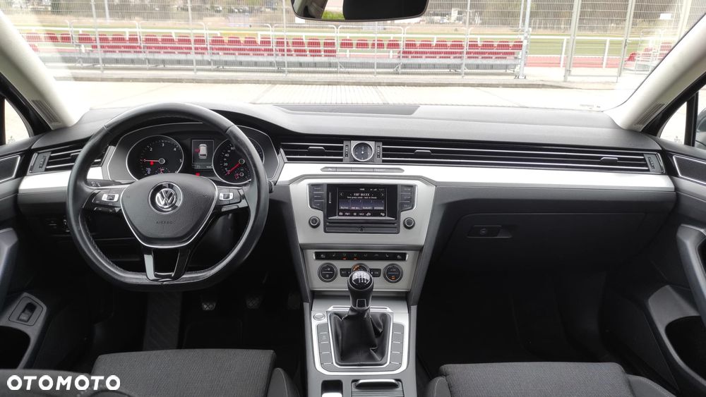 Volkswagen Passat 2.0 TDI BMT Comfortline - 10