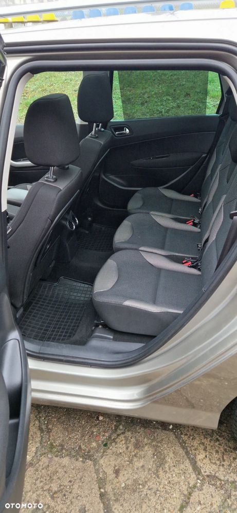 Peugeot 308 1.6 e-HDi Active STT - 17