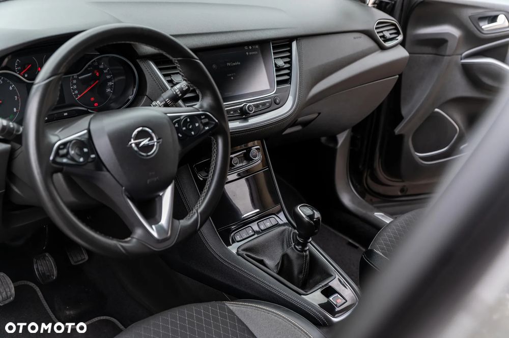 Opel Grandland X 1.2 Start/Stop Business Elegance - 36