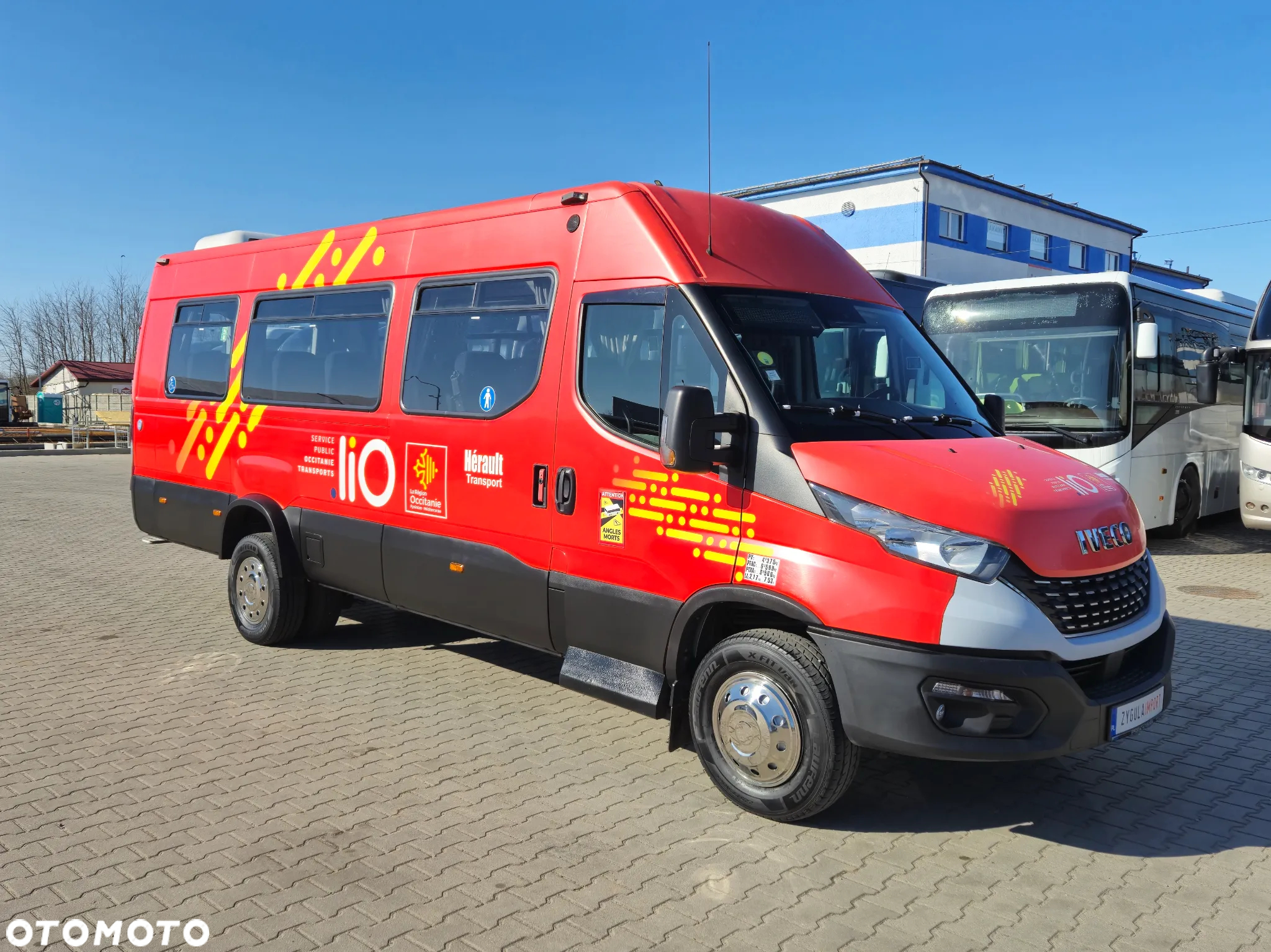 Iveco DAILY 65C18 / SPROWADZONE / 23 MIEJSCA/ KLIMATYZACJA/ WINDA DLA OSÓB NIEPEŁNOSPRAWNYCH - 2