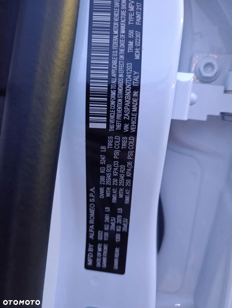 Alfa Romeo Stelvio 2.0 Turbo 16V AT8-Q4 Ti - 12