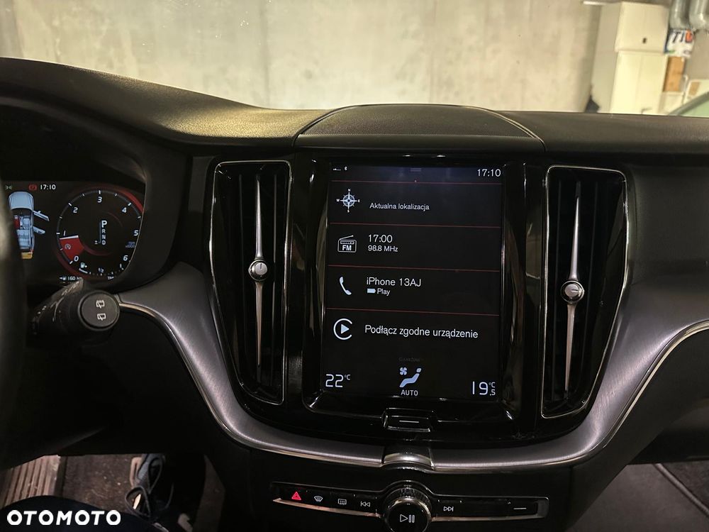 Volvo XC 60 D4 Momentum Pro - 11