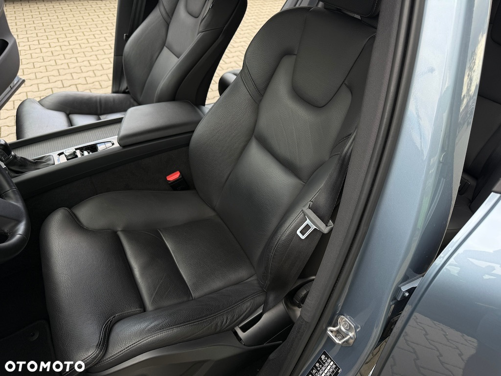 Volvo XC 60 D4 Momentum Pro - 33