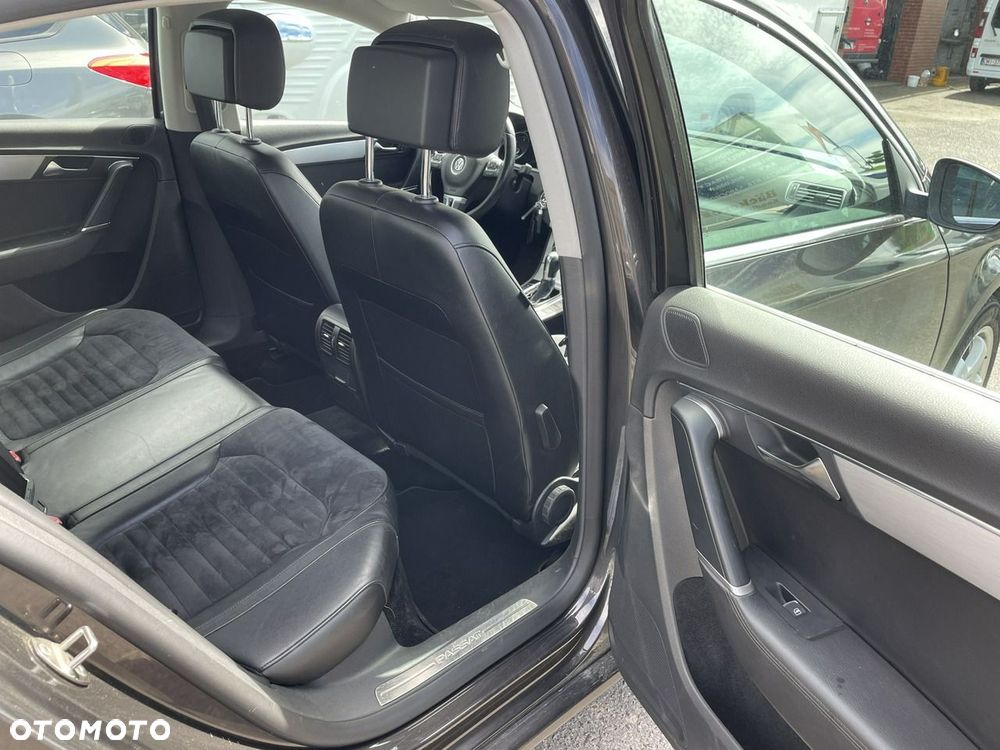 Volkswagen Passat - 13