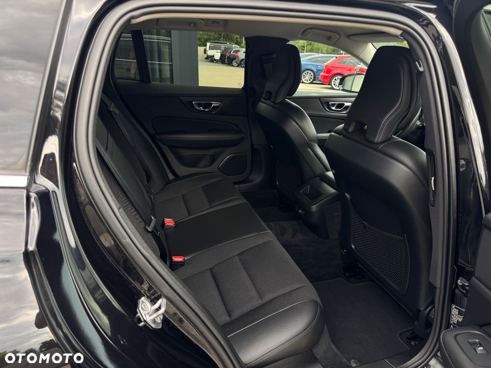 Volvo V60 D3 Geartronic Momentum Pro - 25