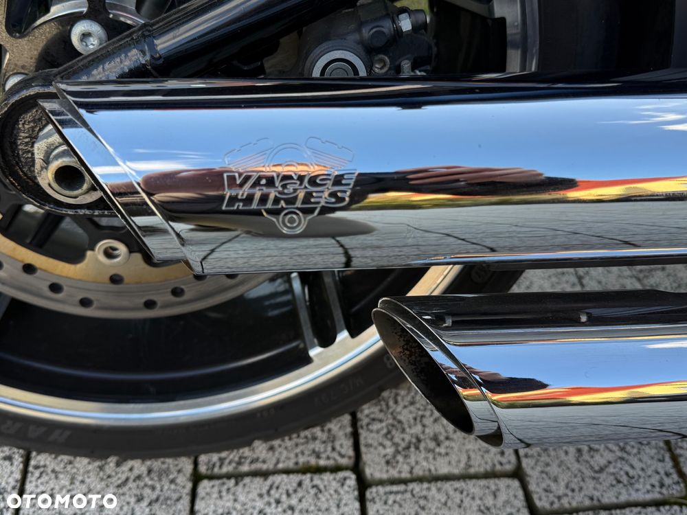 Harley-Davidson Softail Breakout - 9