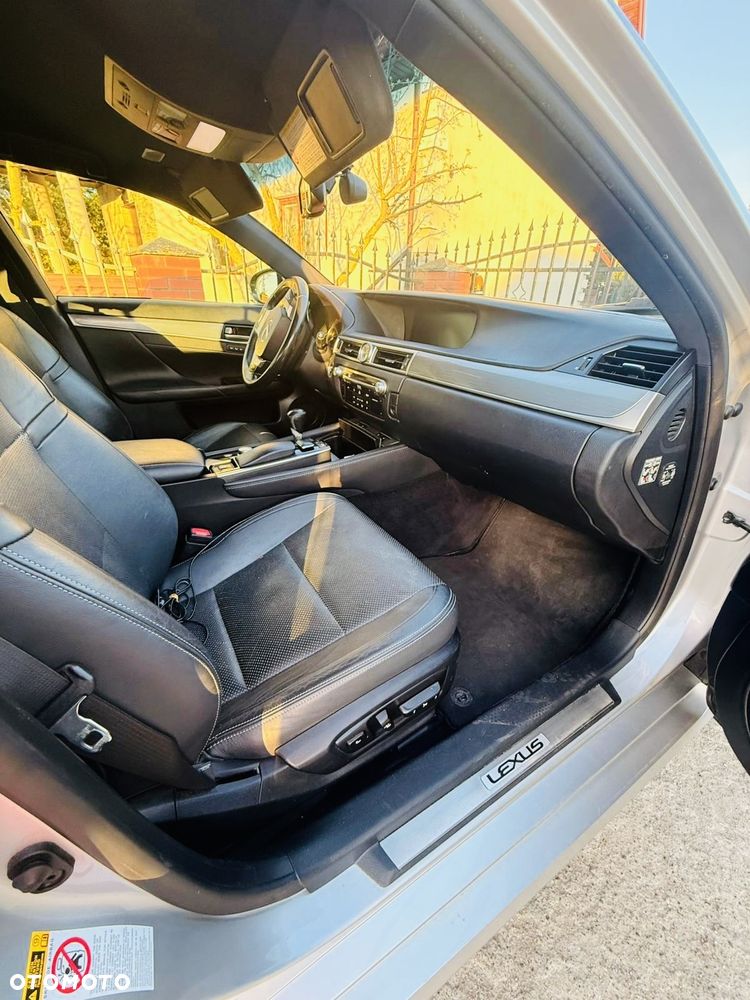 Lexus GS 450h - 11