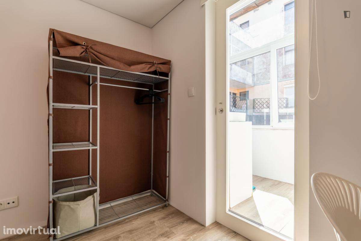 Quarto - localizado em Paranhos Porto - Grande imagem: 3/37