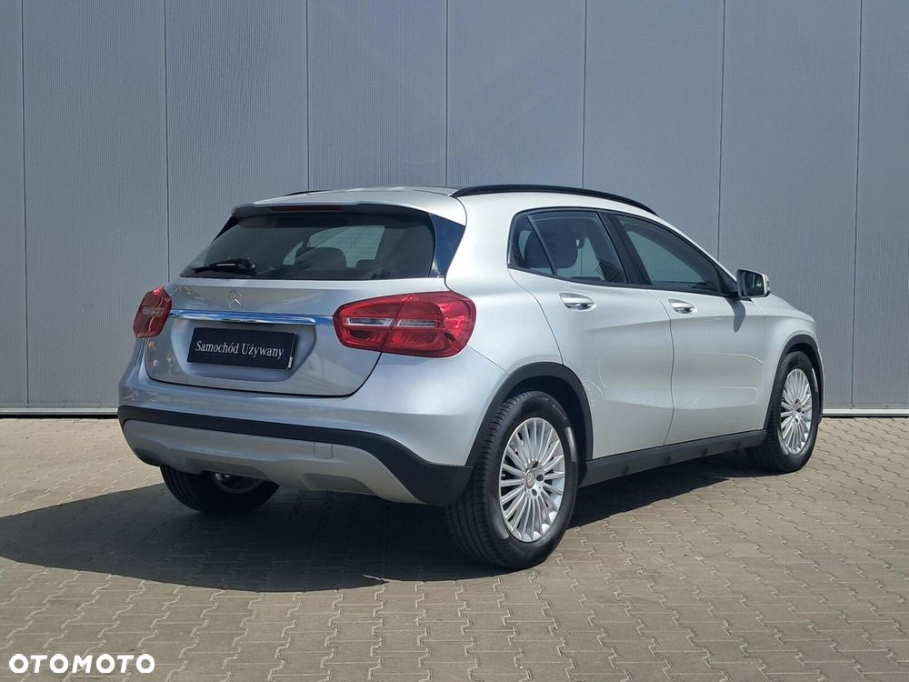 Mercedes-Benz GLA - 7