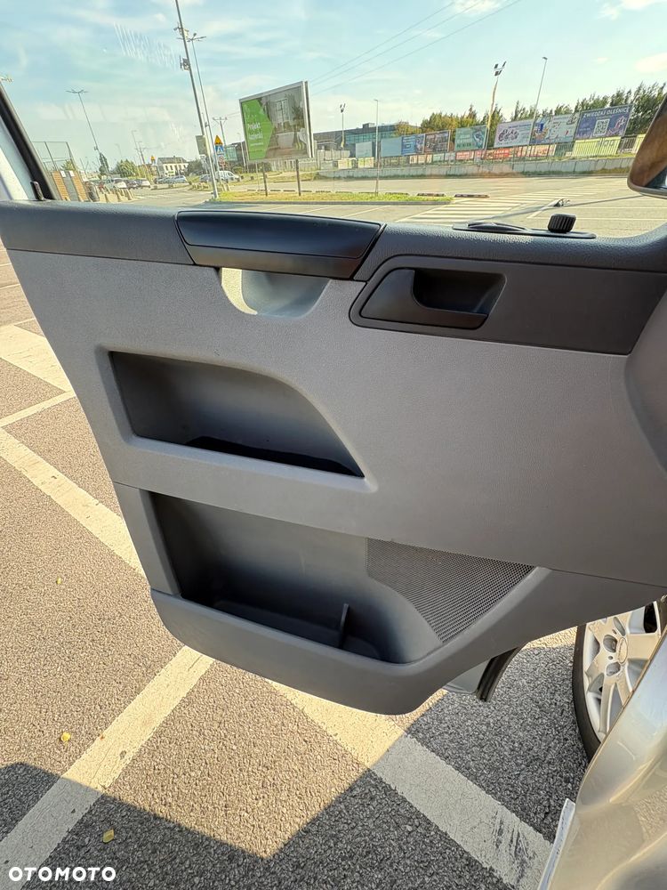 Volkswagen Caravelle L1 - 22