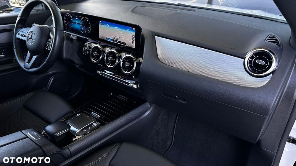 Mercedes-Benz GLA 200 Style - 22