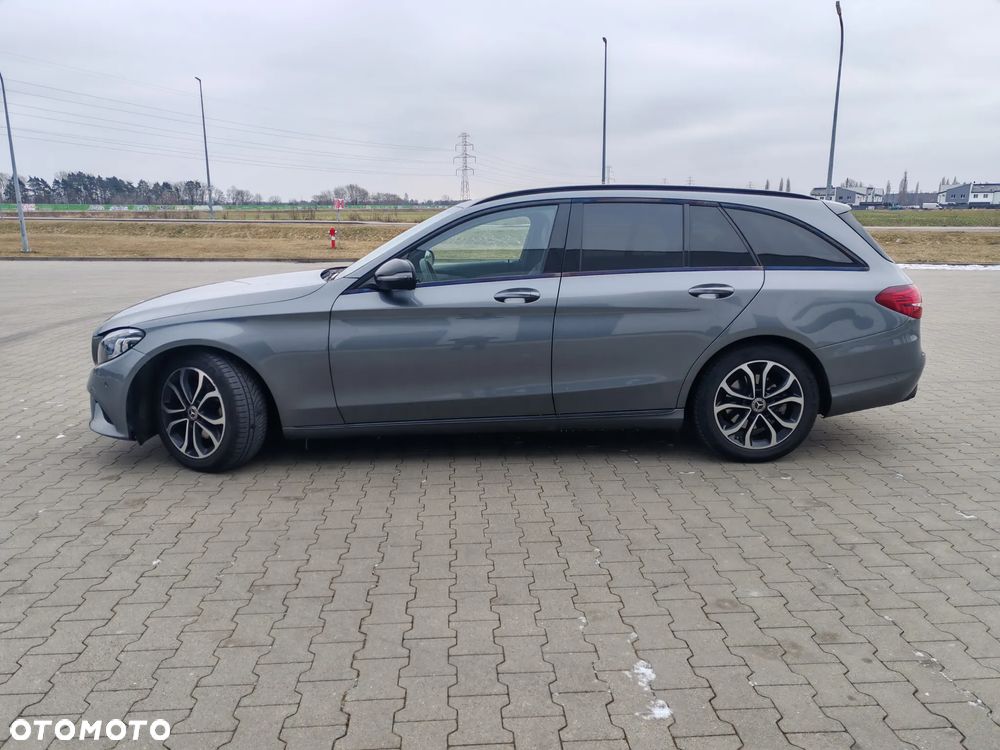 Mercedes-Benz Klasa C 220 d 9G-TRONIC Night Edition - 6