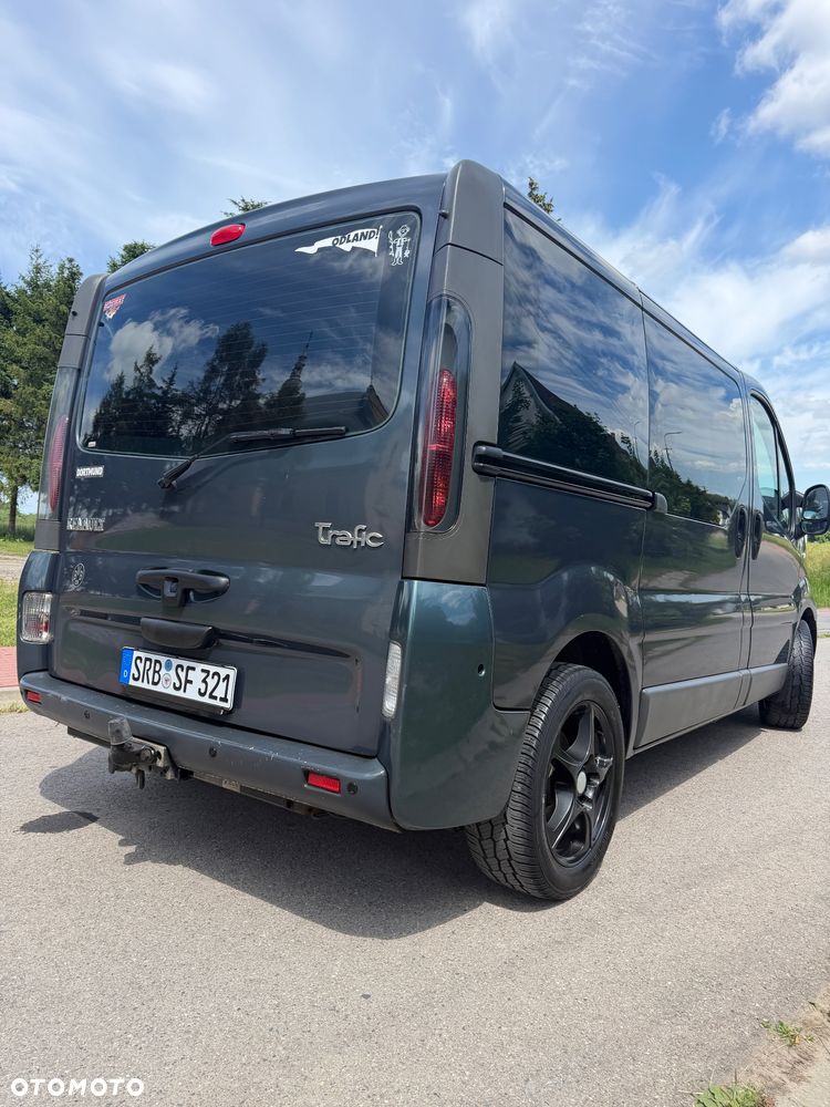 Renault Trafic Passenger - 12