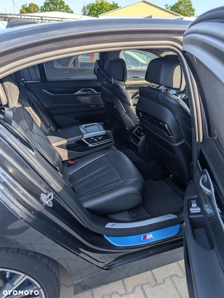 BMW Seria 7 750i xDrive - 9