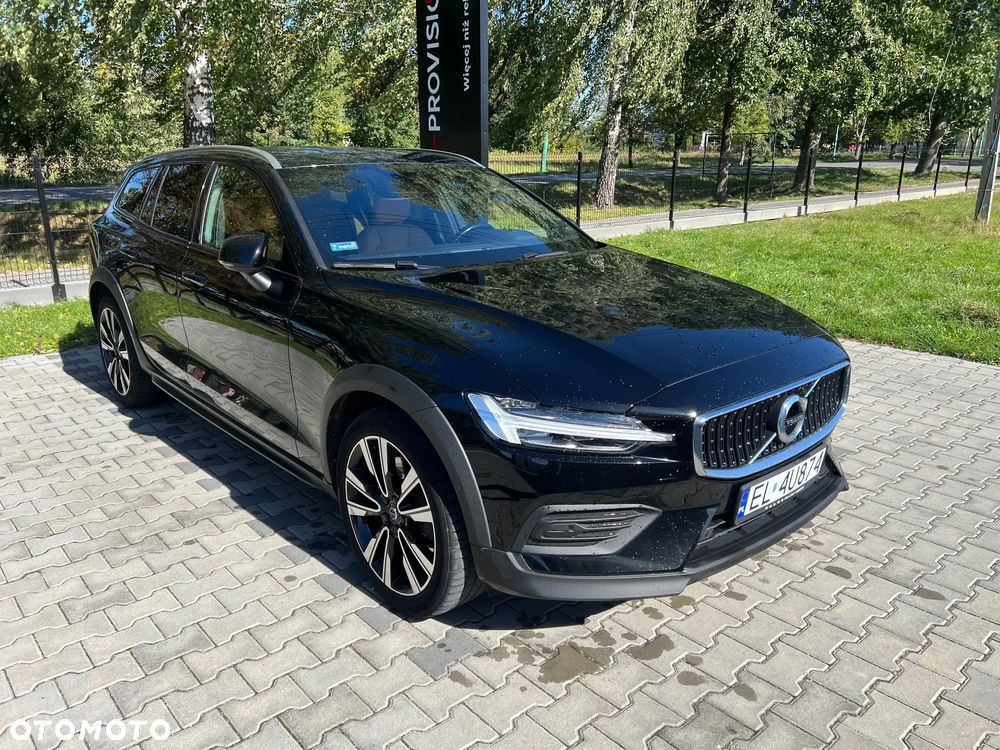 Volvo V60 Cross Country Pro T5 AWD - 2