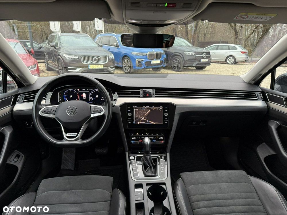 Volkswagen Passat 2.0 TDI 4Mot Elegance DSG - 24