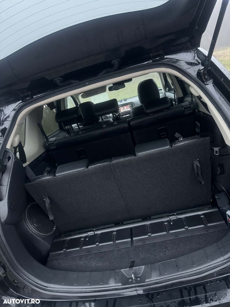 Mitsubishi Outlander - 3