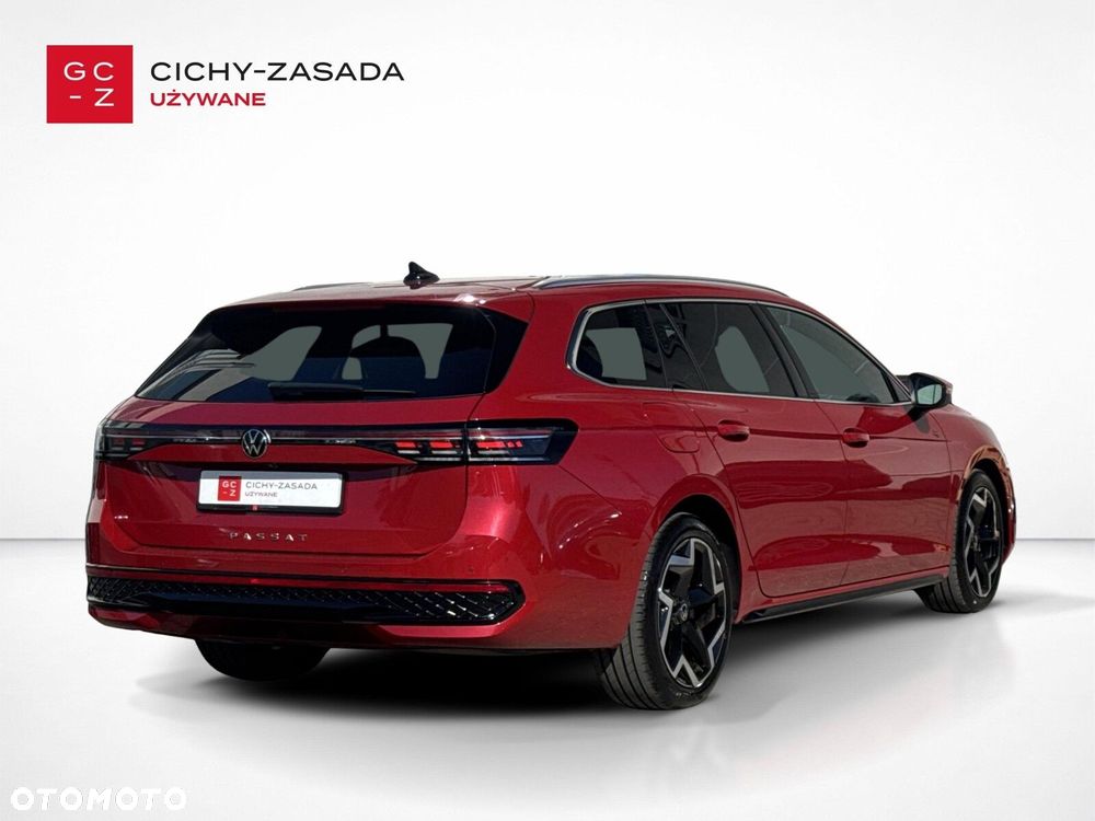 Volkswagen Passat Variant 2.0 TDI SCR R-Line DSG - 5