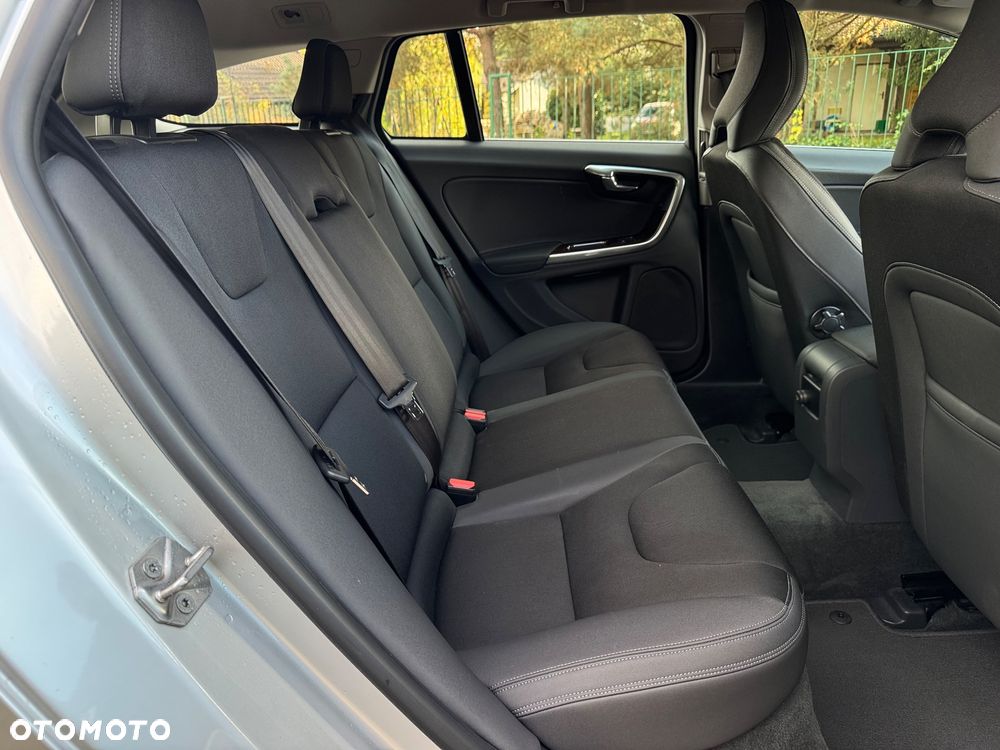 Volvo V60 D2 Edition Pro - 23