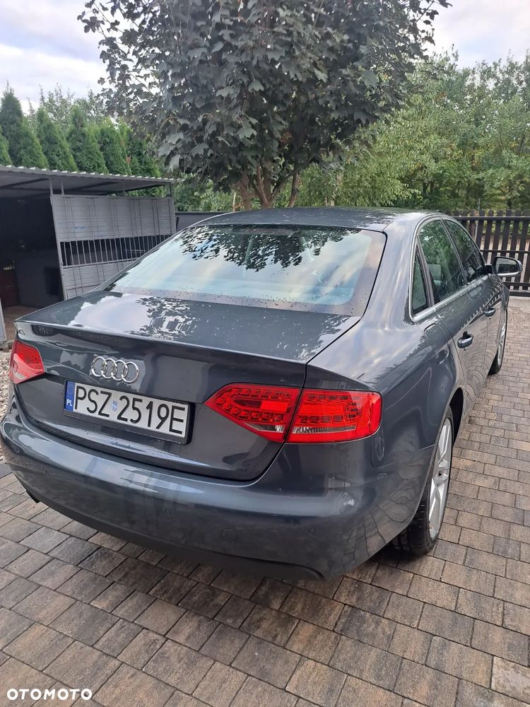 Audi A4 Limousine - 5