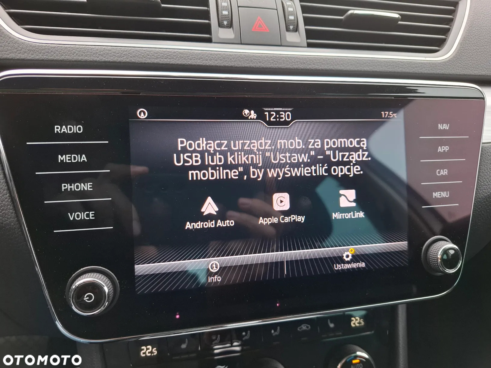 Skoda Superb Combi 2.0 TDI DSG Ambition - 24