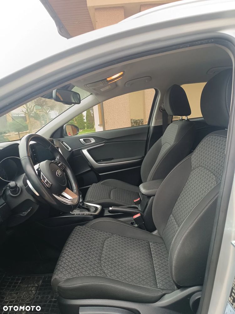 Kia Ceed 1.6 CRDi SCR M DCT - 28