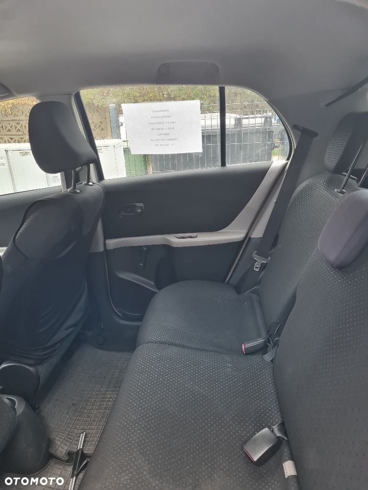 Toyota Yaris - 12