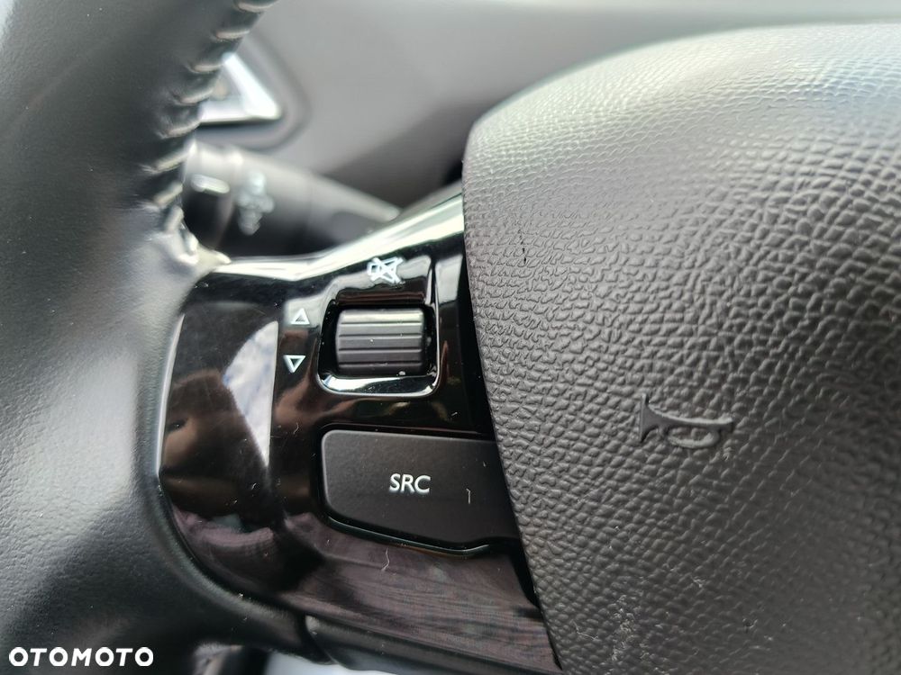 Peugeot 308 1.2 PureTech Allure S&S - 15