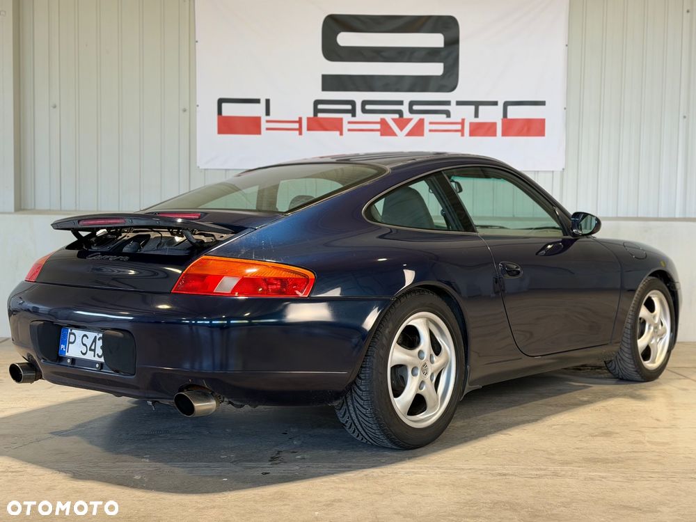 Porsche 911 Carrera - 6