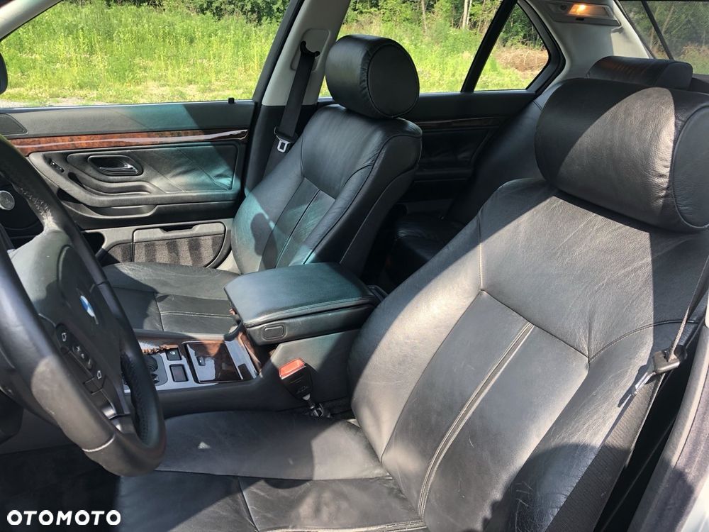BMW Seria 7 740i - 11