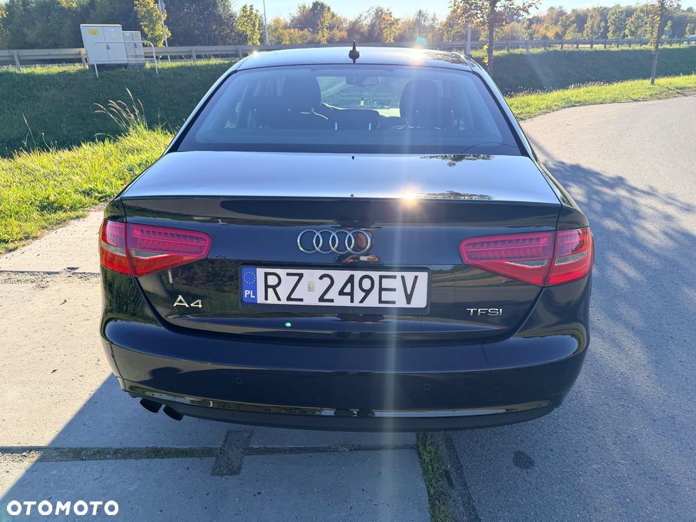 Audi A4 Limousine - 9