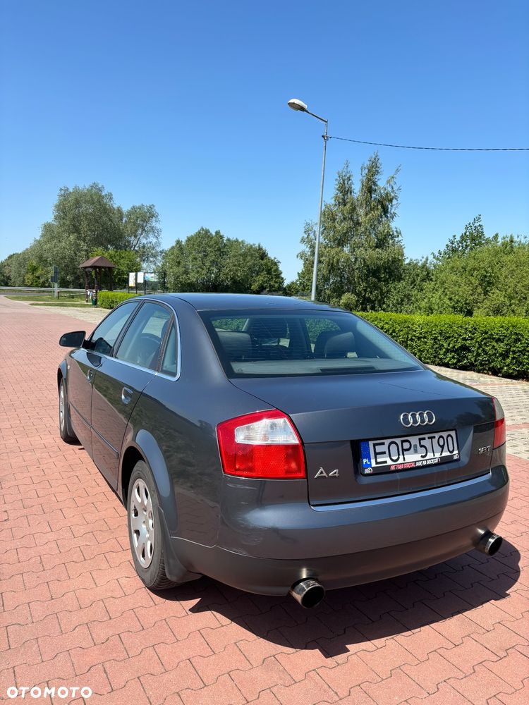 Audi A4 Limousine 1.8T - 11