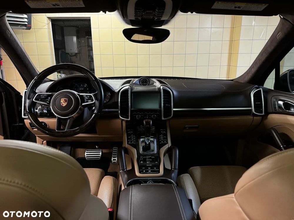 Porsche Cayenne GTS - 11