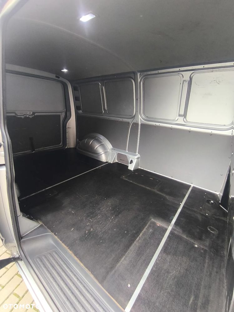 Volkswagen Transporter - 21