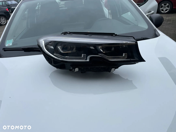 BMW G20 Lampa reflektor prawy igła