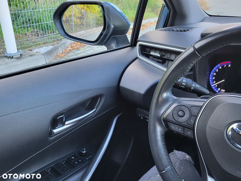 Toyota Corolla 2.0 Hybrid Executive - 18