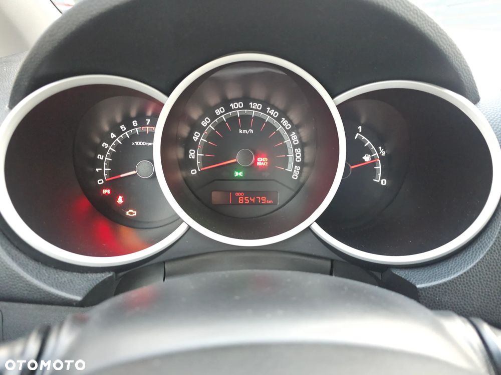 Kia Venga 1.6 L - 13
