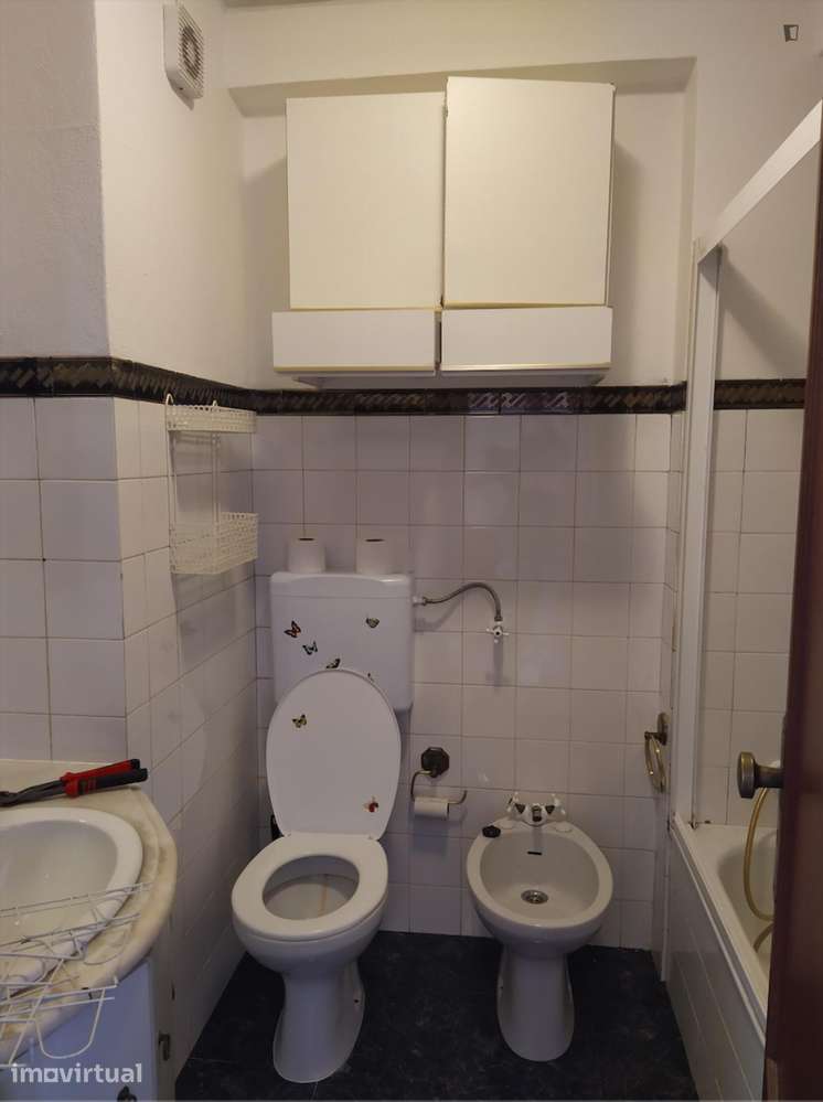 Quarto - localizado em Norton de Matos Coimbra - Grande imagem: 4/6