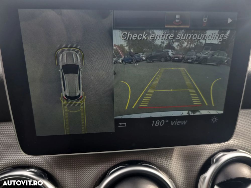 Mercedes-Benz GLA - 16